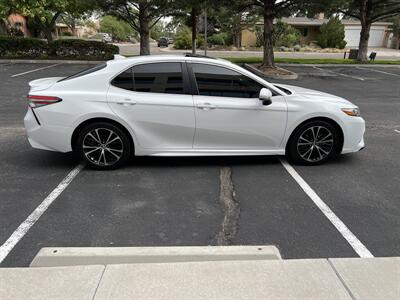 2019 Toyota Camry SE   - Photo 4 - Albuquerque, NM 87110