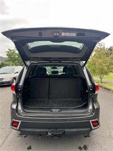 2017 Toyota Highlander Limited   - Photo 18 - Portland, OR 97216