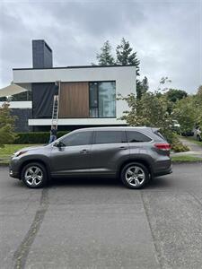 2017 Toyota Highlander Limited   - Photo 3 - Portland, OR 97216