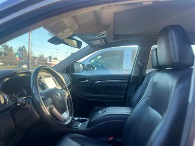 2017 Toyota Highlander Limited   - Photo 10 - Portland, OR 97216