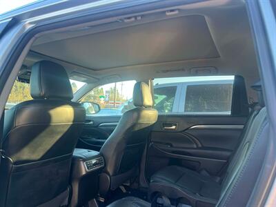 2017 Toyota Highlander Limited   - Photo 6 - Portland, OR 97216