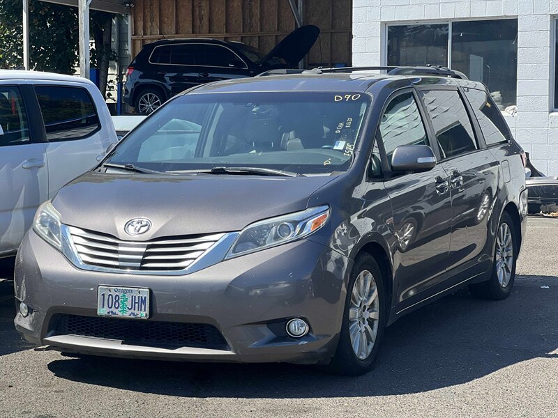 2016 Toyota Sienna Limited 7-Passenger  