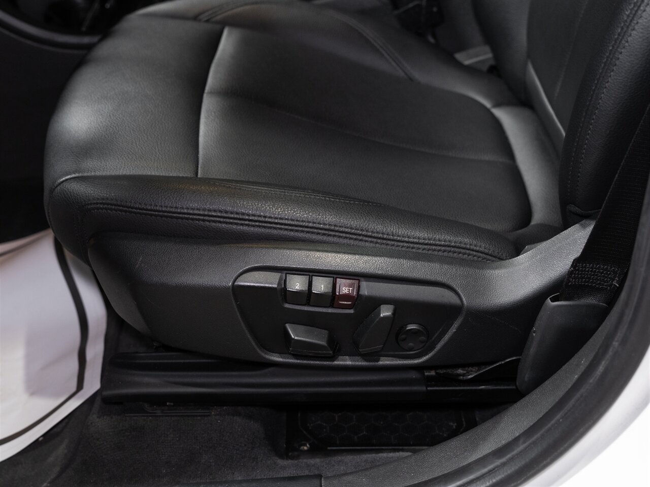 2018 BMW X1 xDrive28i - Photo 27 - Peoria, IL 61615