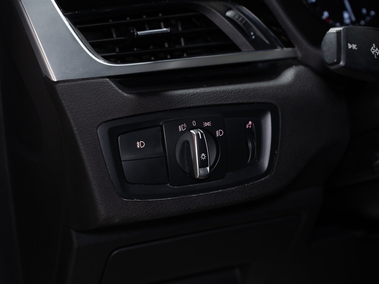 2018 BMW X1 xDrive28i - Photo 26 - Peoria, IL 61615