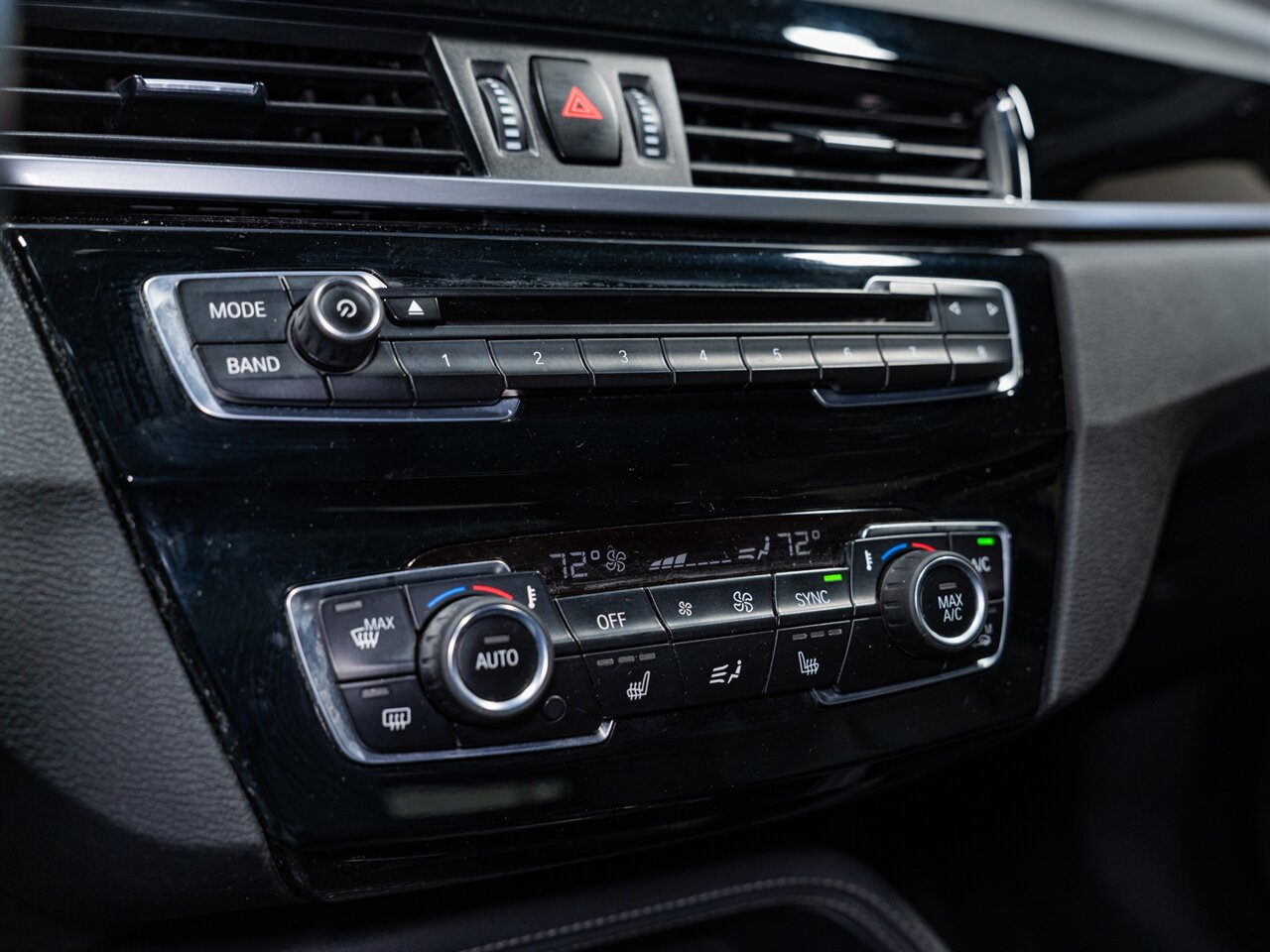 2018 BMW X1 xDrive28i - Photo 24 - Peoria, IL 61615