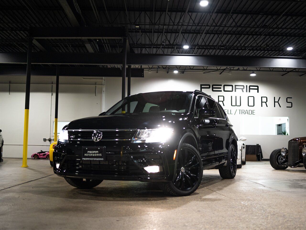 2021 Volkswagen Tiguan SE R-Line Black 4Motion   - Photo 1 - Peoria, IL 61615