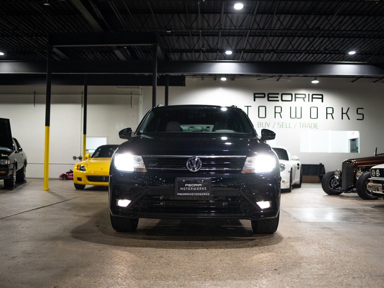 2021 Volkswagen Tiguan SE R-Line Black 4Motion - Photo 4 - Peoria, IL 61615