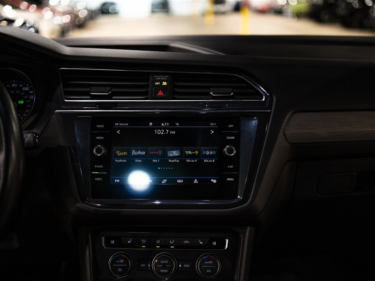 2021 Volkswagen Tiguan SE R-Line Black 4Motion - Photo 24 - Peoria, IL 61615