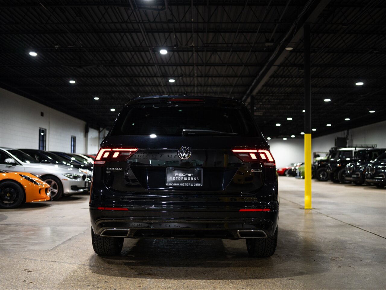 2021 Volkswagen Tiguan SE R-Line Black 4Motion - Photo 5 - Peoria, IL 61615