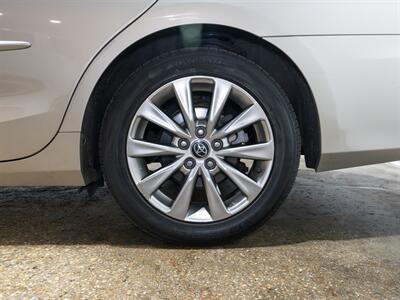 2015 Toyota Camry XLE   - Photo 5 - Peoria, IL 61615