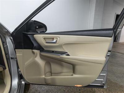 2015 Toyota Camry XLE   - Photo 29 - Peoria, IL 61615