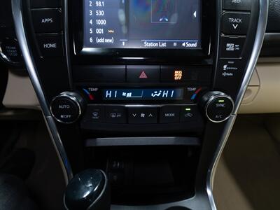 2015 Toyota Camry XLE   - Photo 19 - Peoria, IL 61615
