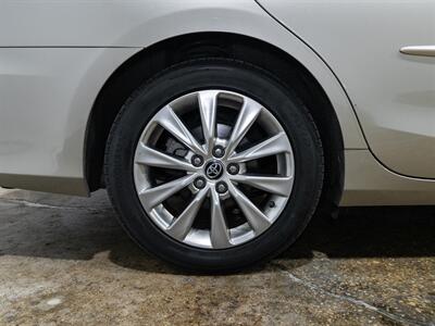 2015 Toyota Camry XLE   - Photo 8 - Peoria, IL 61615