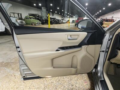 2015 Toyota Camry XLE   - Photo 10 - Peoria, IL 61615