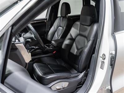 2014 Porsche Cayenne Platinum   - Photo 13 - Peoria, IL 61615
