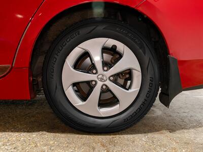2012 Toyota Prius Three   - Photo 12 - Peoria, IL 61615