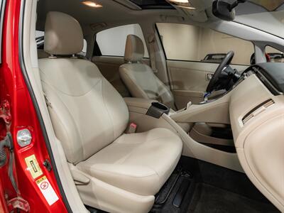 2012 Toyota Prius Three   - Photo 16 - Peoria, IL 61615