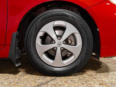 2012 Toyota Prius Three   - Photo 13 - Peoria, IL 61615