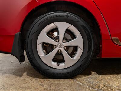 2012 Toyota Prius Three   - Photo 11 - Peoria, IL 61615