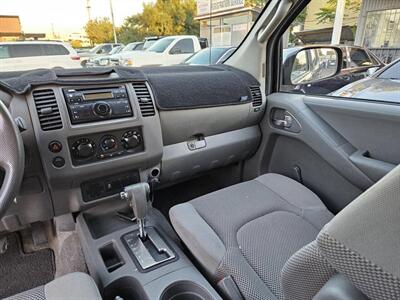 2012 NISSAN FRONTIER CREW CAB   - Photo 11 - San Diego, CA 92105