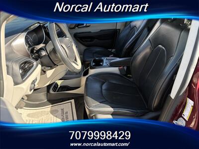 2017 Chrysler Pacifica Limited   - Photo 11 - Vacaville, CA 95687