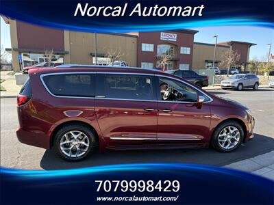2017 Chrysler Pacifica Limited   - Photo 8 - Vacaville, CA 95687