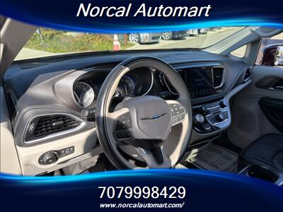 2017 Chrysler Pacifica Limited   - Photo 12 - Vacaville, CA 95687