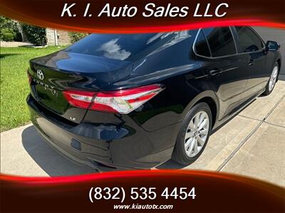 2020 Toyota Camry LE   - Photo 7 - Stafford, TX 77477