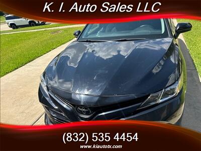 2020 Toyota Camry LE   - Photo 2 - Stafford, TX 77477