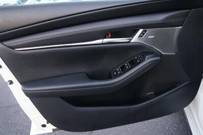 2019 Mazda Mazda3 Sedan Premium   - Photo 15 - Pasadena, CA 91107