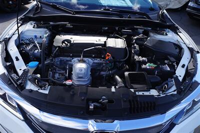 2016 Honda Accord Sport w/Honda Sensing   - Photo 13 - Pasadena, CA 91107