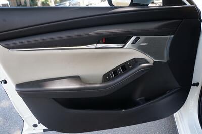 2019 Mazda Mazda3 Hatchback Preferred   - Photo 15 - Pasadena, CA 91107