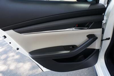 2019 Mazda Mazda3 Hatchback Preferred   - Photo 16 - Pasadena, CA 91107