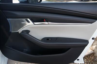 2019 Mazda Mazda3 Hatchback Preferred   - Photo 17 - Pasadena, CA 91107