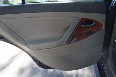 2011 Toyota Camry XLE V6   - Photo 17 - Pasadena, CA 91107