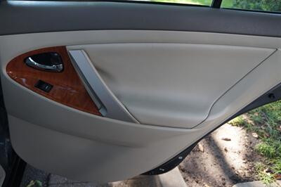 2011 Toyota Camry XLE V6   - Photo 18 - Pasadena, CA 91107