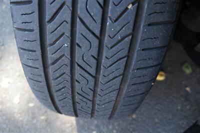 2011 Toyota Camry XLE V6   - Photo 24 - Pasadena, CA 91107