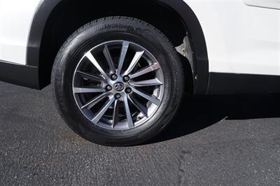 2019 Toyota Highlander XLE   - Photo 28 - Pasadena, CA 91107
