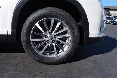 2019 Toyota Highlander XLE   - Photo 27 - Pasadena, CA 91107