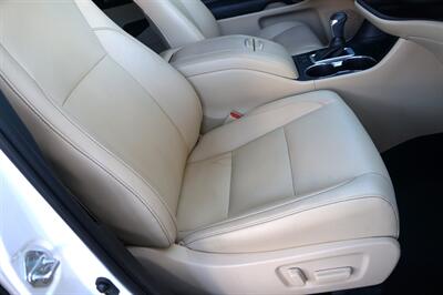 2019 Toyota Highlander XLE   - Photo 9 - Pasadena, CA 91107
