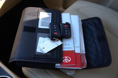 2019 Toyota Highlander XLE   - Photo 33 - Pasadena, CA 91107