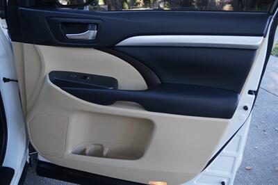 2019 Toyota Highlander XLE   - Photo 23 - Pasadena, CA 91107