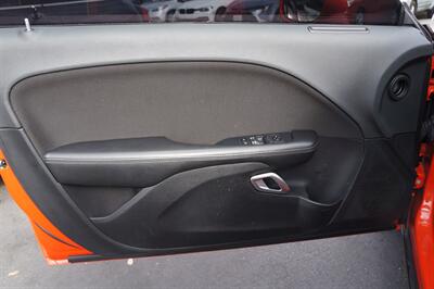 2020 Dodge Challenger SXT   - Photo 16 - Pasadena, CA 91107