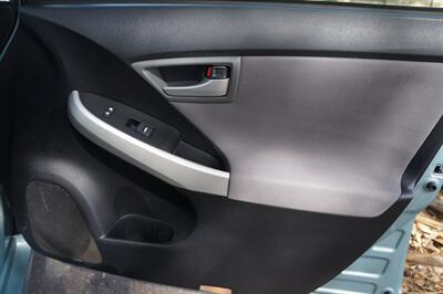 2013 Toyota Prius Plug-in Hybrid - Photo 17 - Pasadena, CA 91107