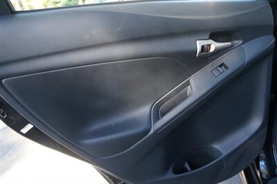 2010 Toyota Matrix   - Photo 12 - Pasadena, CA 91107