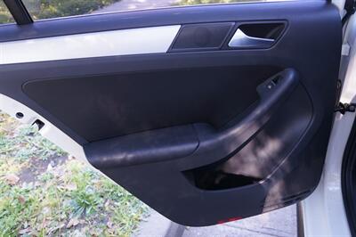 2012 Volkswagen Jetta GLI - Photo 12 - Pasadena, CA 91107
