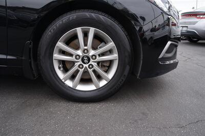 2017 Hyundai SONATA   - Photo 14 - Pasadena, CA 91107
