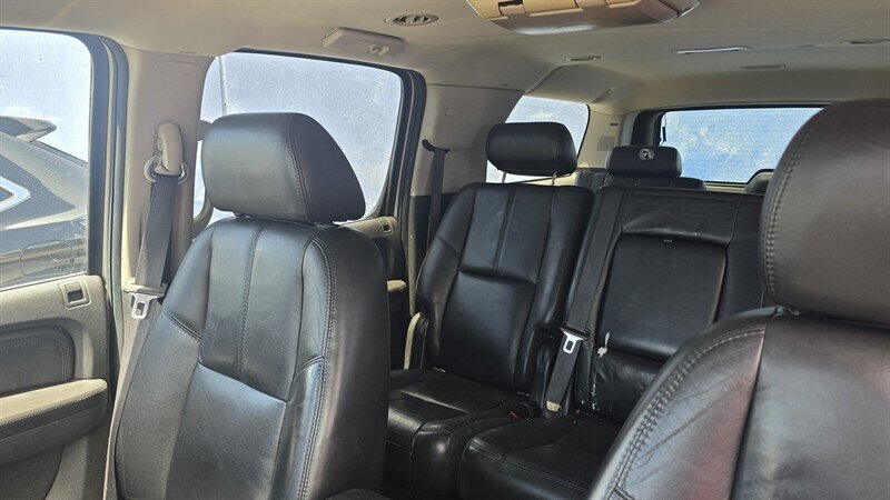 2007 GMC Yukon XL Denali - Photo 4 - Reno, NV 89502