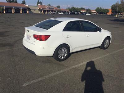 2010 Kia Forte EX   - Photo 8 - Fresno, CA 93721