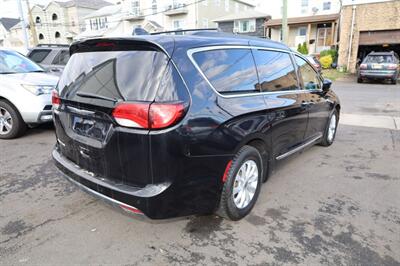 2017 Chrysler Pacifica TOURING L   - Photo 7 - Elizabeth, NJ 07201